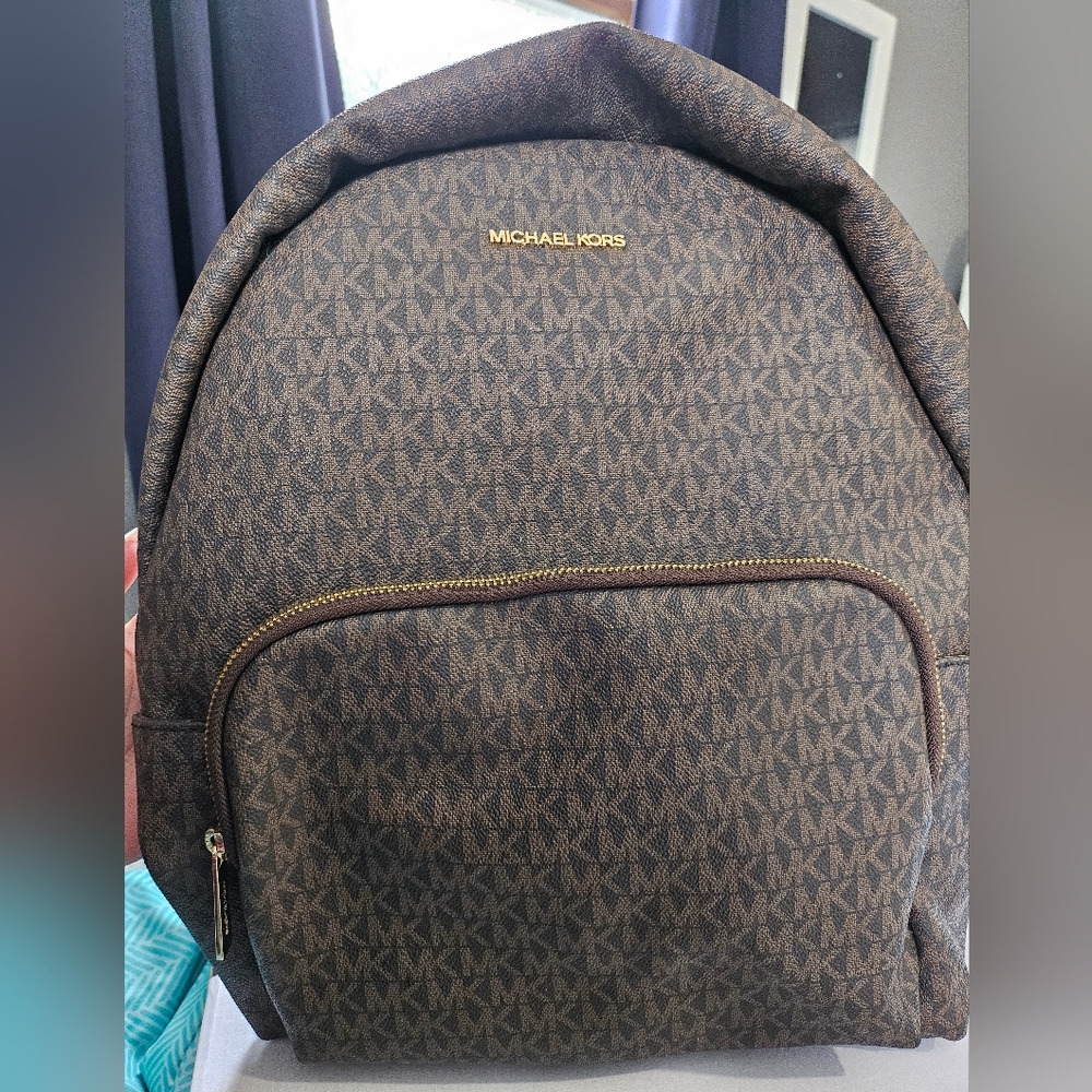 Michael kors backpack monogram